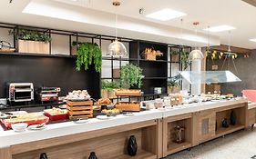 Monaco Hotel & Convention By Easy Class